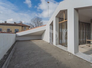 Quadrilocale con terrazzo in via vittorio emanuele, Vimercate