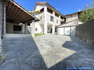 Questa casa indipendente in vendita si