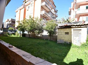 Villa Bifamiliare in Vendita ad Roma - 210000 Euro