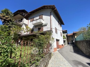 Villa in Vendita in Piazza della Vittoria 3 a Laino