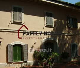 Villa in Vendita in Via Covignano 232 a Rimini