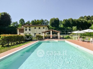 Villa in Vendita in Via Fondi 2 a Camaiore