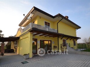 Villa in Vendita in Via Massimo D'Azeglio 2 a Eraclea