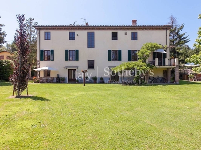 Casa in vendita 5 Stanze da letto a Lucca