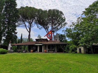 Rustico casale in ottime condizioni a Fucecchio