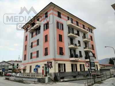 VENDESI 83 MQ CAIRO MONTENOTTE; RICHIESTA 79.000,00