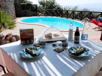 Casa a Lamezia Terme con giardino, terrazza e piscina