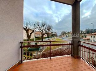 Albese con Cassano - Trilocale con terrazzo, balco