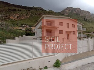 Appartamento di 150 mq a Castellammare del Golfo