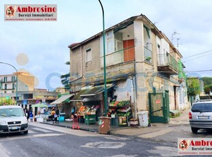 Appartamento in ottime condizioni, in vendita in Via Vincenzo Janfolla 636, Napoli