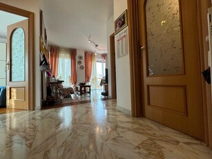 Appartamento in Vendita a Sanremo Via Lamarmora
