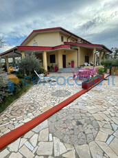 APRILIA CASALAZZARA VILLA unifamiliare 2 LIV. giardino OTTIMA x 2 famiglie o RSA casa risposo