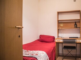 Camera arredata in appartamento con 9 camere da letto a Aurelio, a Roma