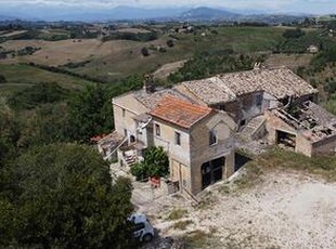 CASA DI CORTE A ACQUAVIVA PICENA