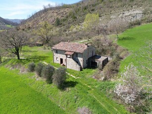 Casa in vendita in Cantiano, Italia