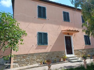 Casa indipendente con giardino a Peccioli