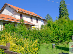 Casa indipendente con giardino in sp49 18, Sassello