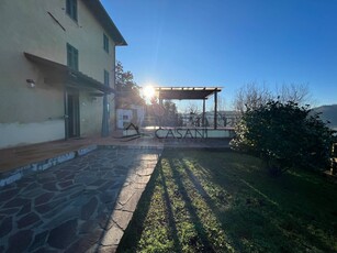 Casa indipendente di 180 mq a Camaiore