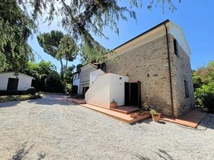 Casa indipendente in stile rustico Toscano con ...