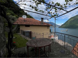 Casa singola con vista lago a Brieno