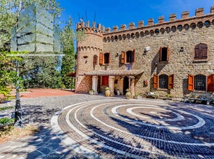 Castello in vendita - strada E.V. di San Donato, Deruta, Perugia, Umbria