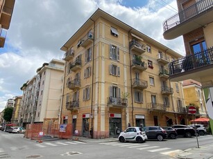 CUNEO VIA GRANDIS - VENDITA MURI DI IMMOBILE USO COMMERCIALE