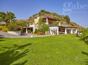 Isole Eolie/Lipari Splendida Villa con piscina