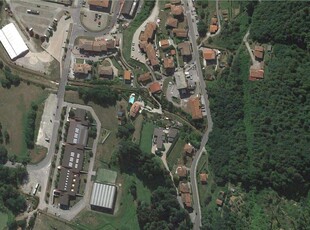 Negozio in Vendita a Castelnuovo di Garfagnana Via Giovan Battista Vannugli, 57
