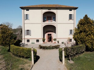 Palazzo Caraffini in Vendita con Vigneto