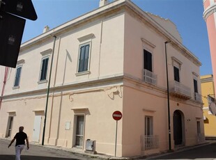 Palazzo in vendita a Guagnano
