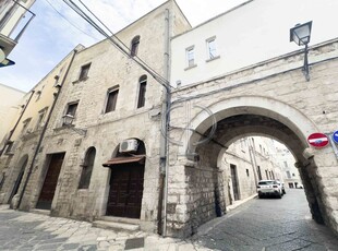 Palazzo / Stabile di 6 vani /287 mq a Bari - Murat (zona Borgo Antico)