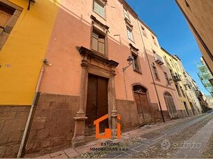 Palazzo Storico 2 Piano 175 mq FRONTE CATTEDRALE