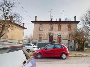 PORZIONE DI CASA CON AMPIA TERRAZZA E GIARDINO PRI