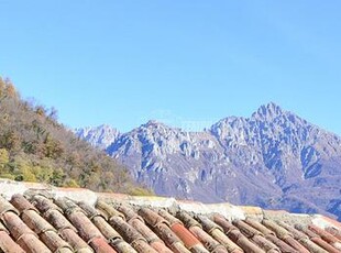 PORZIONE DI CASA CON BALCONE!!