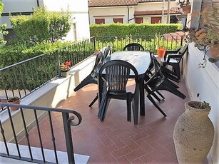 Porzione di casa in vendita a Montignoso