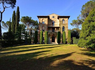 Prestigiosa Casa Indipendente di 400 mq in affitto Chiusi, Italia