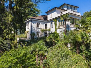 Prestigiosa villa di 800 mq in vendita, Argegno, Italia