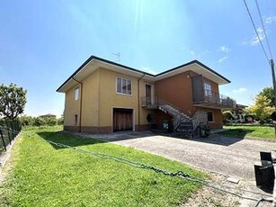 Rif.8169RV42049| villa serravalle a po