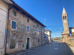 Rustico casale in vendita in Giovanni Xxiii 7, Corno Di Rosazzo