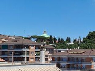 San Pietro attichetto panoramico con grandi terraz