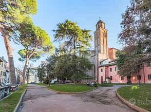 TRILOCALE CON CANTINA IN CENTRO STORICO