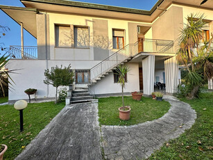 Vendita Villa Lucca - Prima periferia
