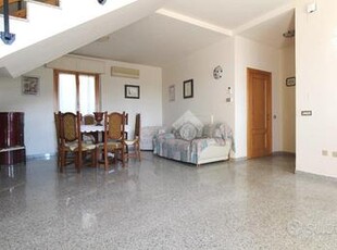 VILLA A SCHIERA A BELLANTE