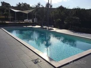 Villa con piscina e giardino mq.5400 ugento ( le)