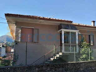 Villa da ristrutturare, in vendita in Via Verta, Omegna