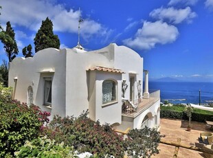 Prestigiosa villa di 150 mq in affitto Capri, Italia