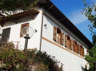 Villa di Lusso in Vendita a Monte Argentario con Vista Mare e Terreno