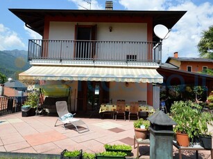 Villa in ottime condizioni, in vendita in Via Colombera, Omegna