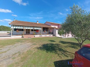 Villa in Vendita a Rosignano Marittimo AQUABONA