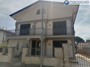 Villa in vendita via monte pania, Camaiore, Toscana